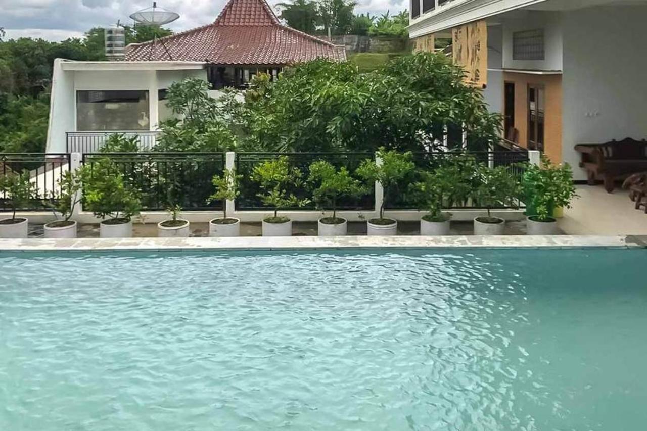 Hotel Malang Hill Syariah Redpartner Extérieur photo