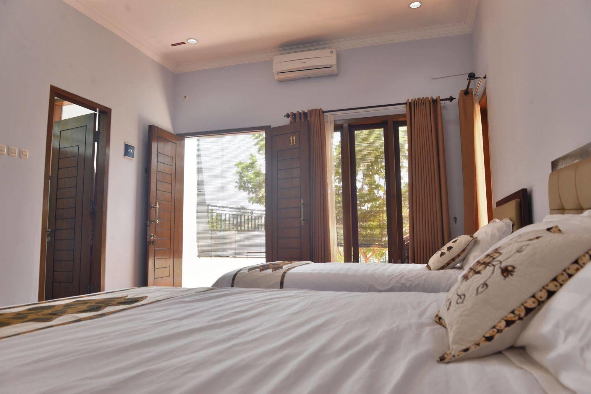 Hotel Malang Hill Syariah Redpartner Extérieur photo