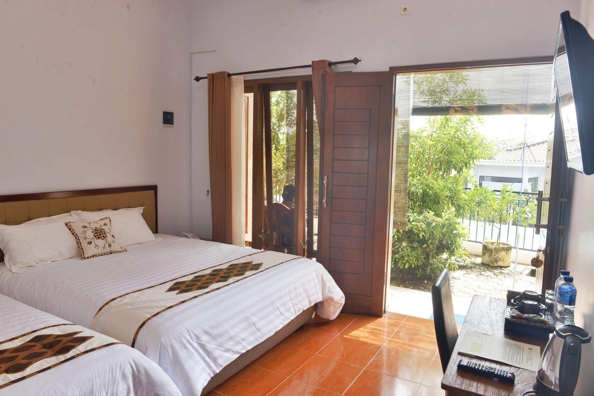 Hotel Malang Hill Syariah Redpartner Extérieur photo