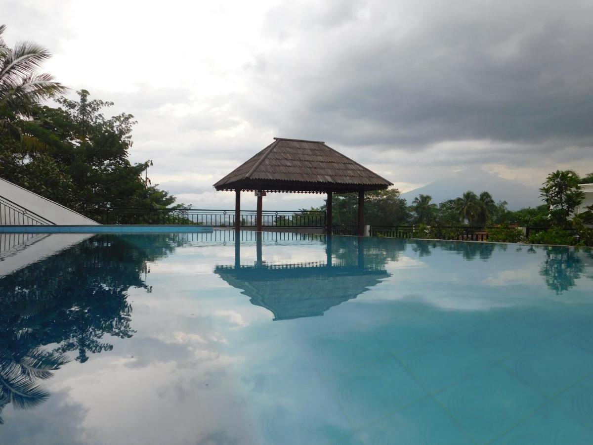 Hotel Malang Hill Syariah Redpartner Extérieur photo